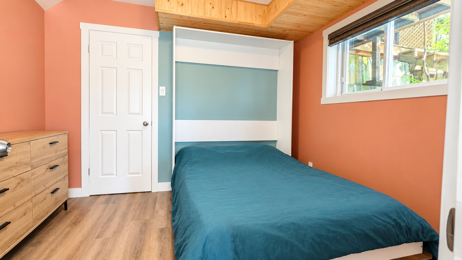 Chambre 3 — lit double escamotable
